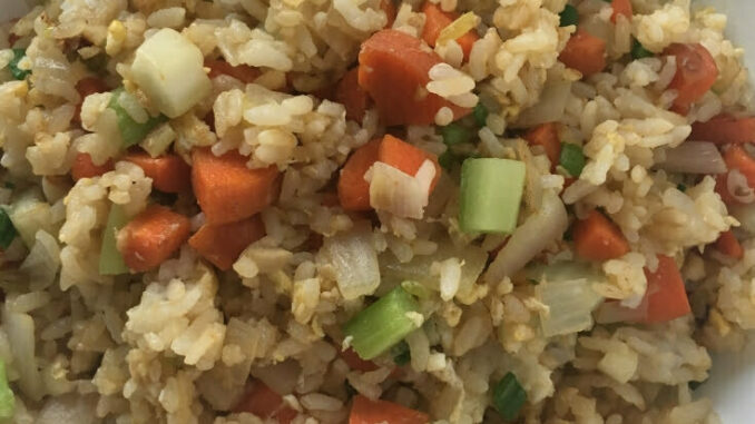 https://nutfreewok.com/wp-content/uploads/2018/10/Easy-Vegetable-Fried-Rice-with-Egg-678x381.jpg