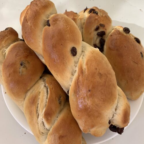 https://nutfreewok.com/wp-content/uploads/2021/12/raisin-bread-plate-500x500.jpeg